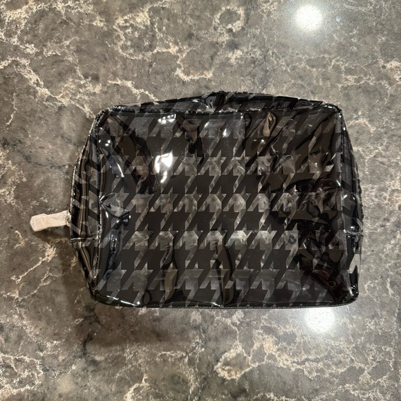 Travel Bag Set (4 Total) - Picture 5 of 9